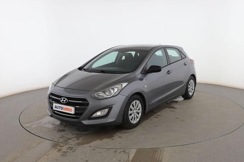 Gris Usado 2015 Hyundai i30 Berlina | 11.499 € (Precio justo) - Imagen 1/3
