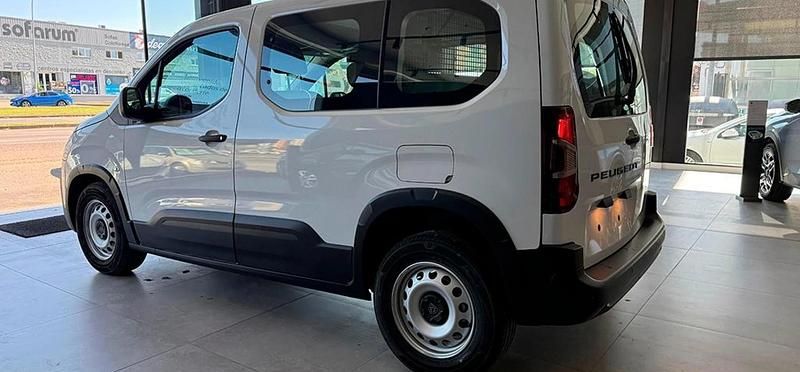Nuevo Peugeot Rifter Business-Line 99 CV (72 kW) 2025 Pintura blanco icy Monovolumen