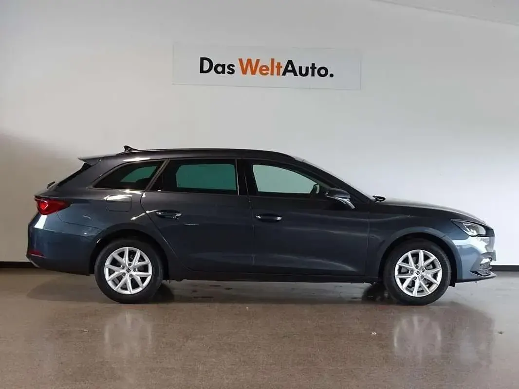 Usado Seat Leon ST Style 150 CV (110 kW) 2023 Gris Familiar