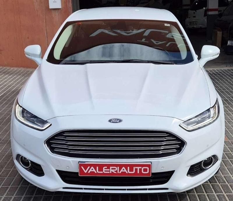 Usado Ford Mondeo ST-Line 160 CV (117 kW) 2016 Blanco Berlina