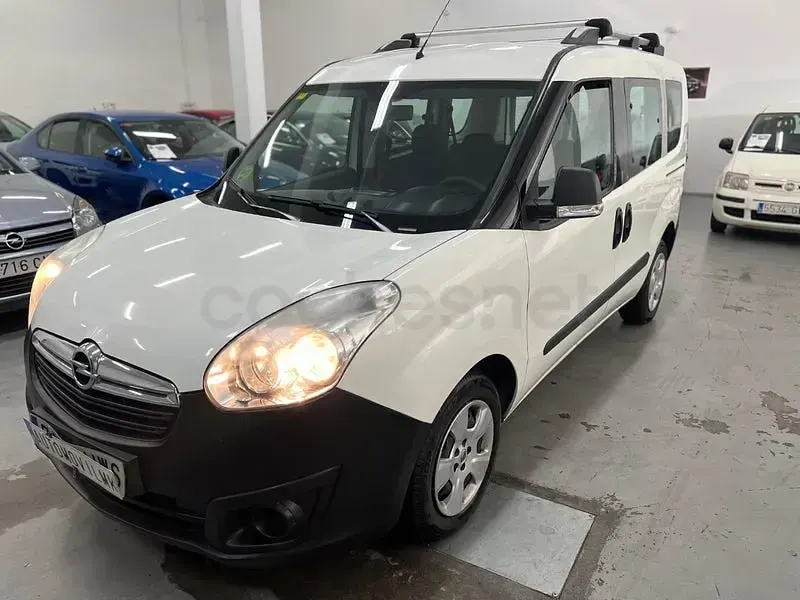Usado Opel Combo Expression 90 CV (66 kW) 2014 Blanco Monovolumen