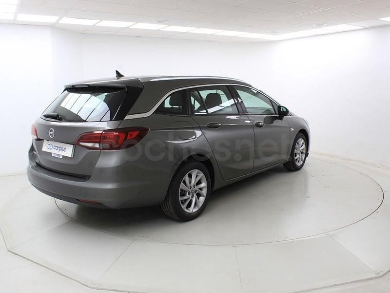 Usado Opel Astra Elegance 145 CV (106 kW) 2020 Gris espacial (perlado) Familiar