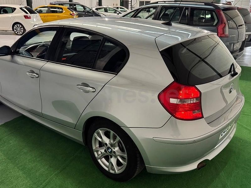 Usado BMW 118 143 CV (105 kW) 2009 Gris / plata Utilitario