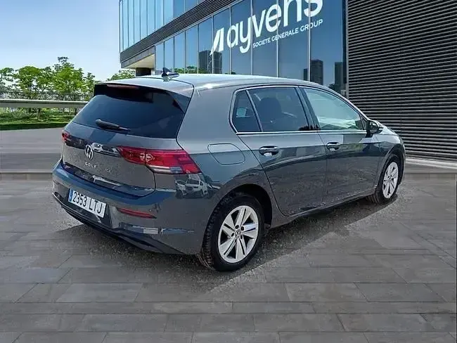 Usado VW Golf VII Life 110 CV (80 kW) 2021 Gris Utilitario