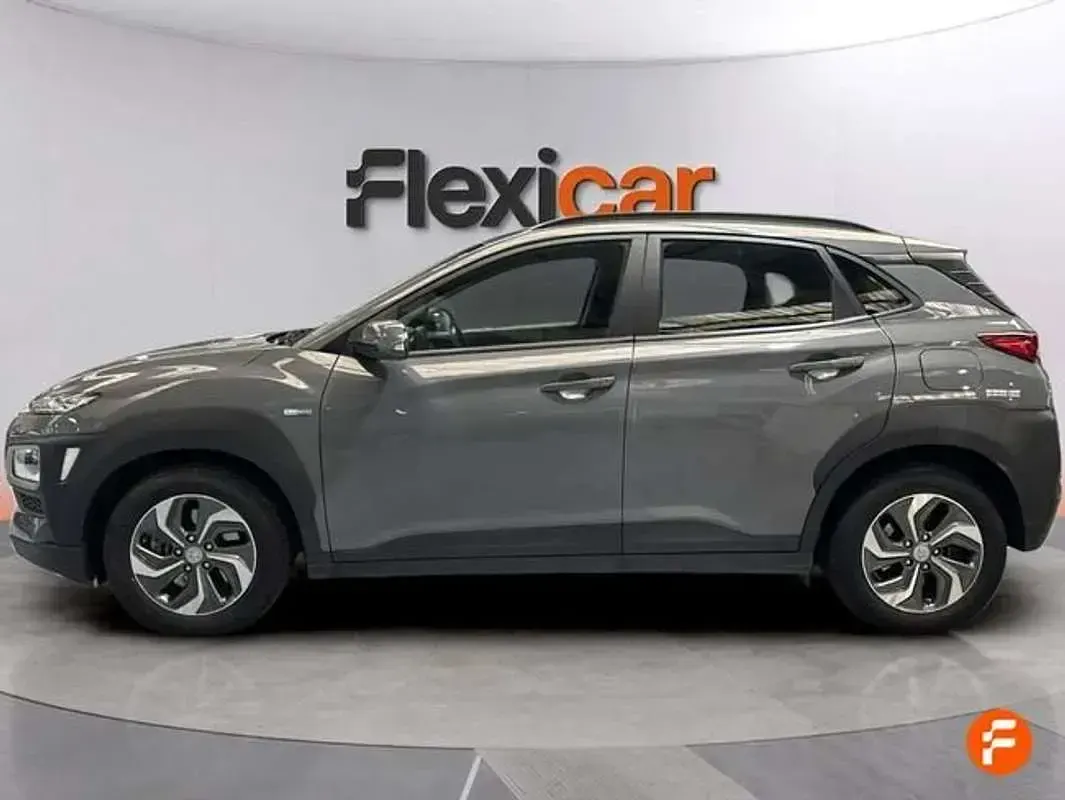 Usado Hyundai Kona Style 141 CV (103 kW) 2021 Gris SUV