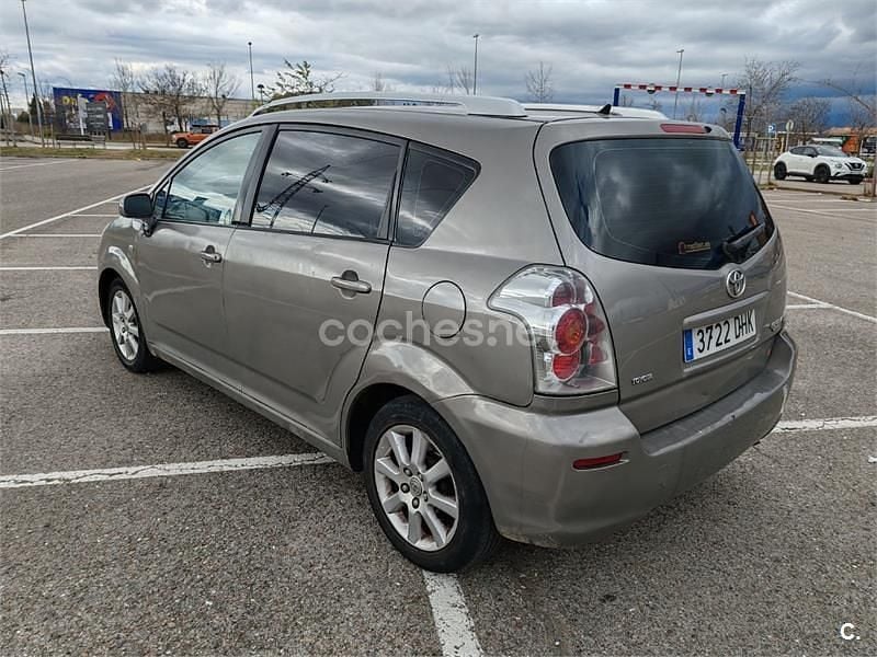 Usado Toyota Corolla Verso Sol 116 CV (85 kW) 2005 Beige Monovolumen