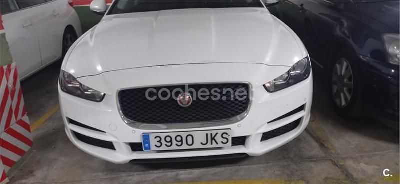 Usado Jaguar XE Portfolio 180 CV (132 kW) 2016 Blanco Berlina