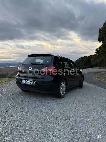 Usado VW Golf IV Highline 140 CV (102 kW) 2005 Negro Berlina