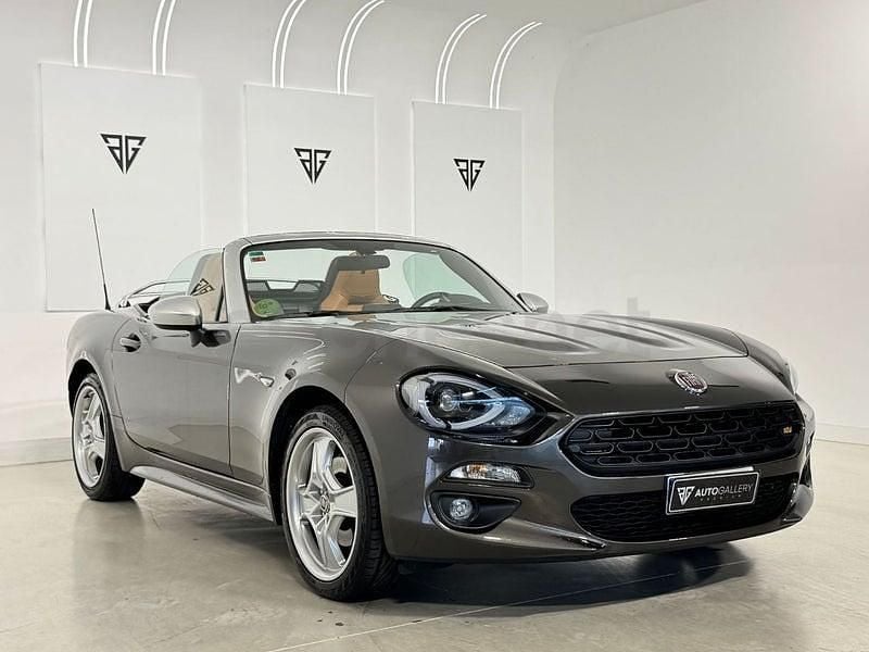 Usado Fiat 124 Spider 140 CV (102 kW) 2017 Marrón Descapotable