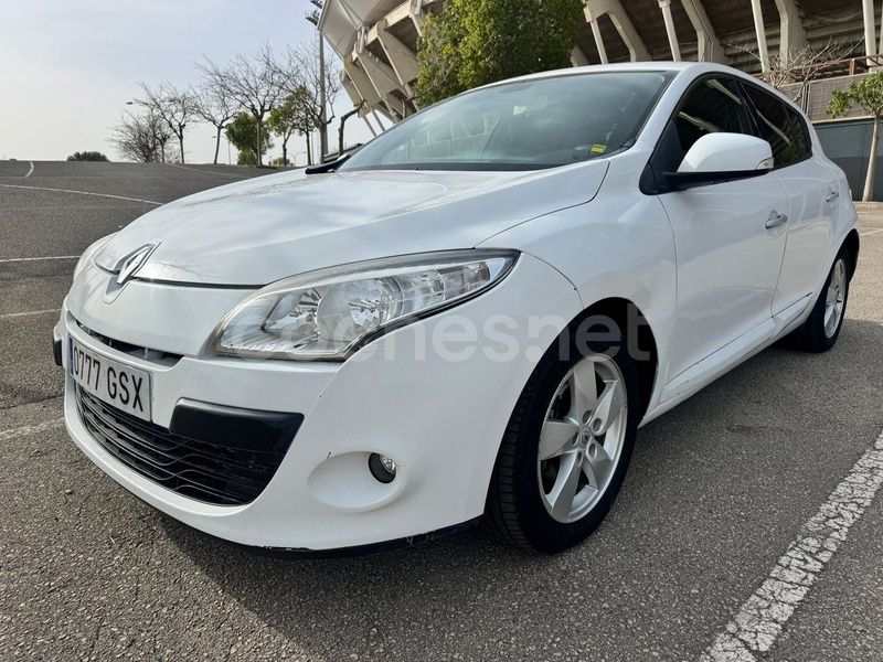Blanco Usado 2010 Renault Mégane GrandTour Dynamique Familiar | 3990 € (Buen precio) - Imagen 1/4