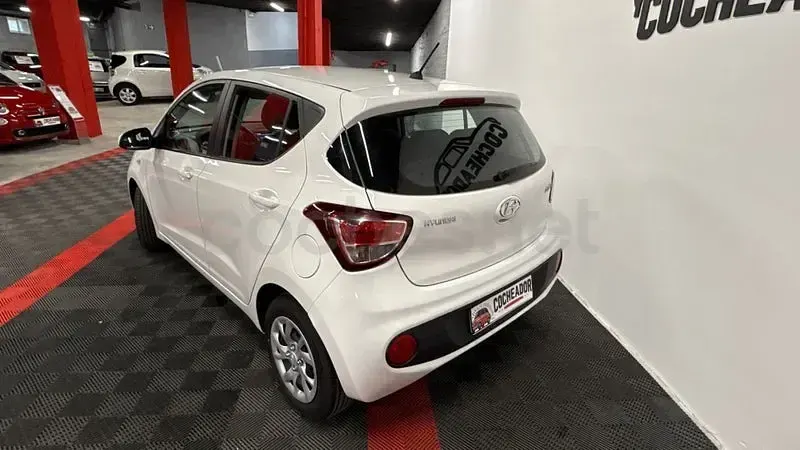 Używany Hyundai i10 87 KM (63 kW) 2017 Biały Hatchback