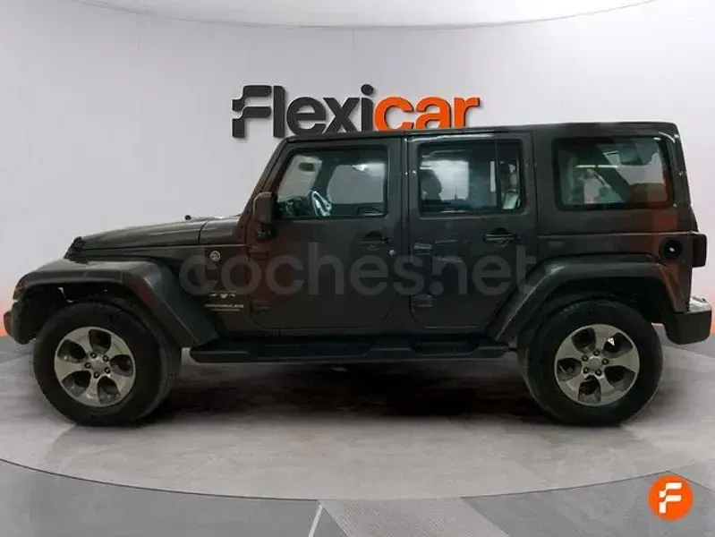 Usado Jeep Wrangler Unlimited Sahara 200 CV (147 kW) 2017 Gris / plata SUV