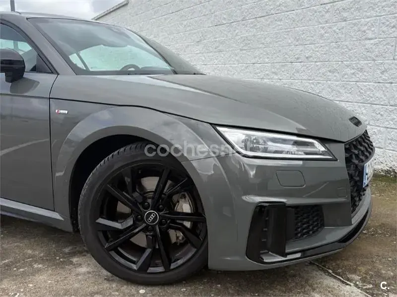 Usado Audi TT S-Line 245 CV (180 kW) 2021 Gris / plata Coupe