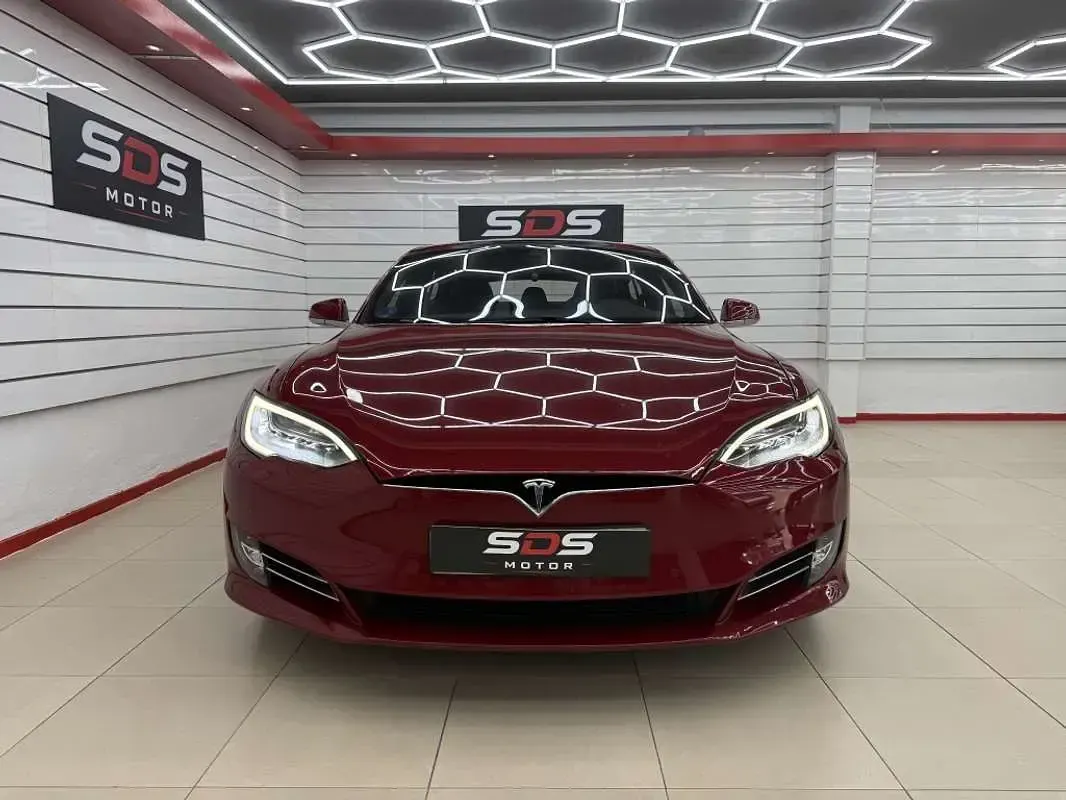 Usado Tesla Model S 310 kW (422 CV) 2016 Rojo Utilitario