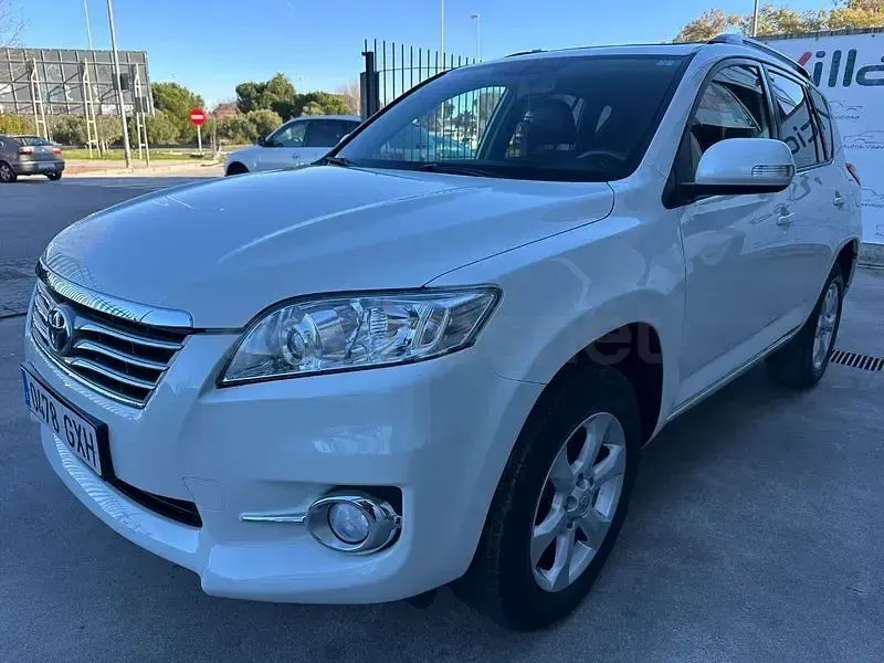 Usado Toyota RAV4 Executive 150 CV (110 kW) 2010 Blanco SUV