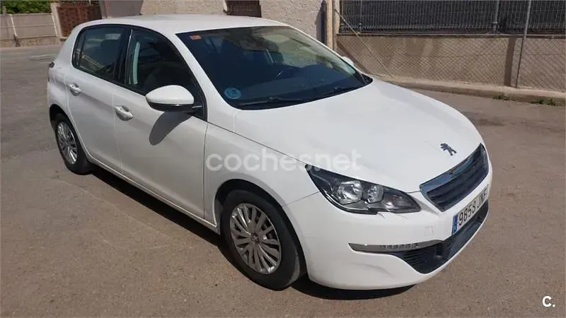 Usado Peugeot 308 Style 100 CV (73 kW) 2016 Blanco Berlina