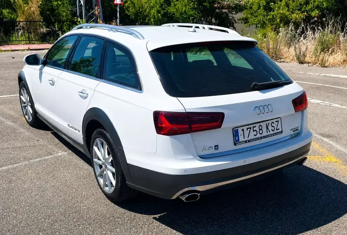 Usado Audi A6 Allroad Advanced 272 CV (200 kW) 2019 Blanco Familiar