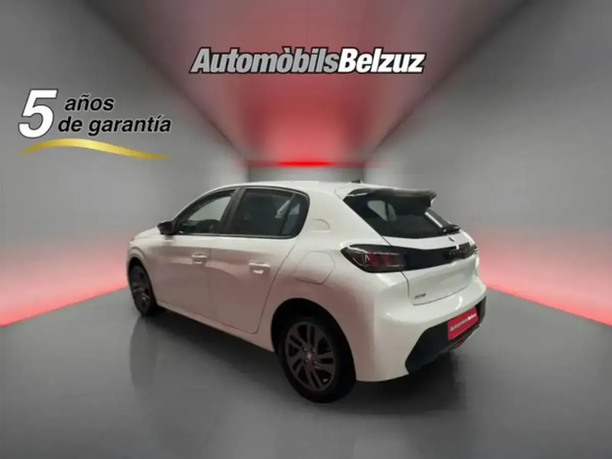 Usado Peugeot 208 Active 102 CV (75 kW) 2022 Blanco Utilitario