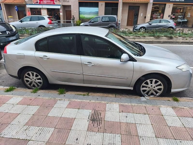 Usado Renault Laguna III 130 CV (95 kW) 2010 Gris / plata Berlina