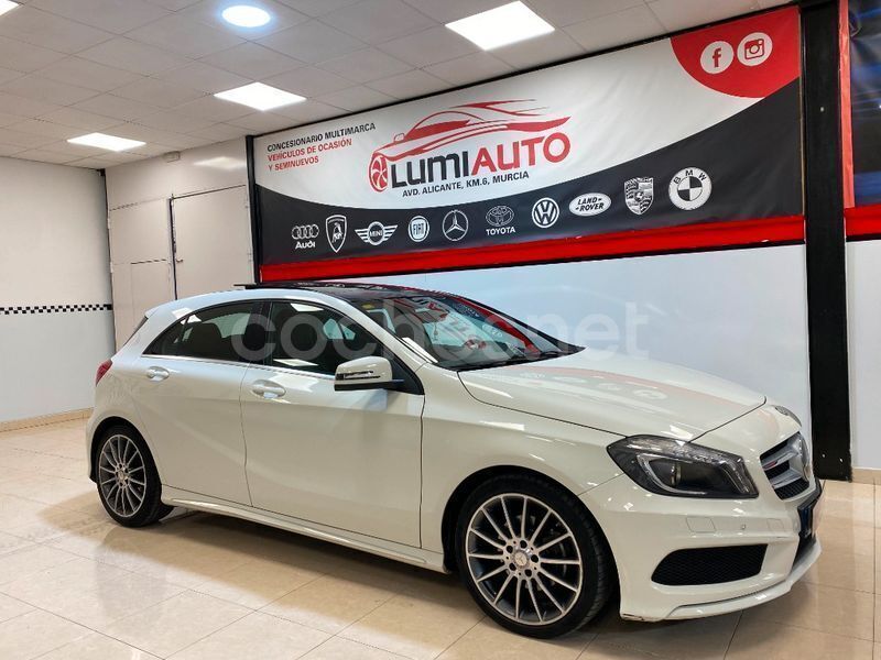 Blanco Usado 2015 Mercedes A180 AMG line Berlina | 17.900 € (Un poco caro) - Imagen 1/4