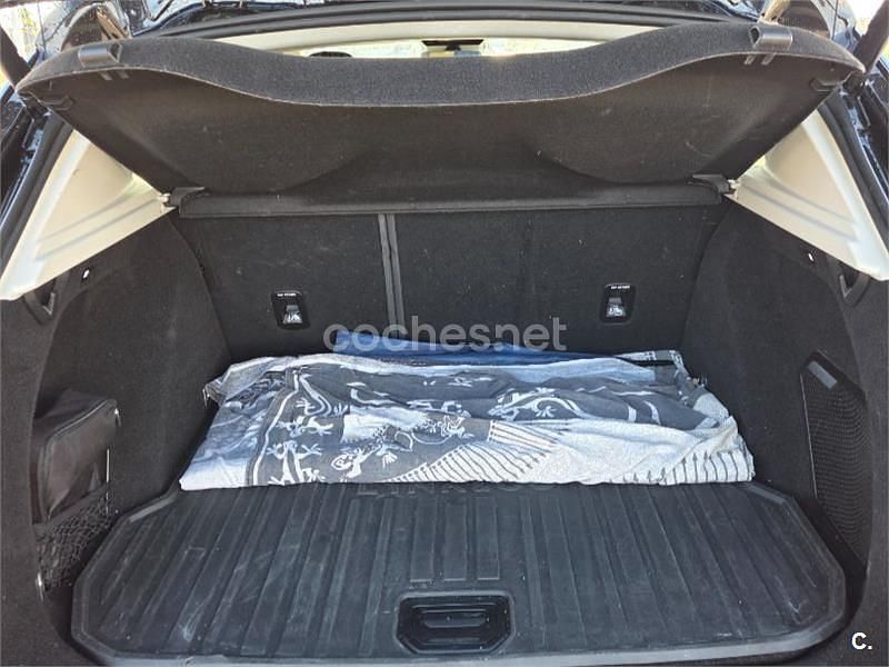 Usado Lynk & Co 01 261 CV (191 kW) 2022 Negro SUV