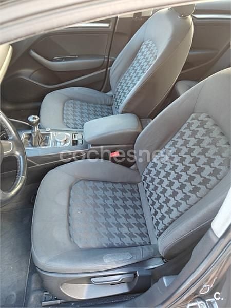 Usado Audi A3 Ambition 105 CV (77 kW) 2013 Beige Berlina