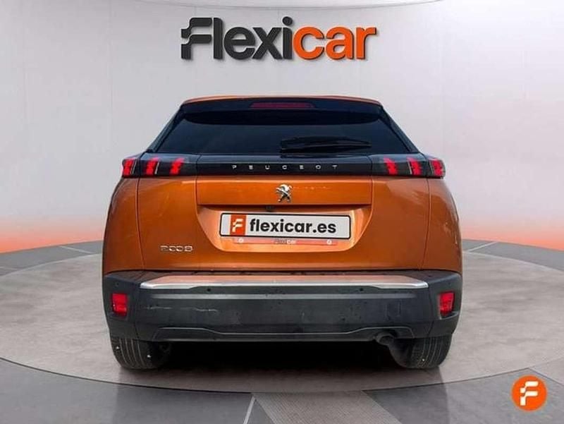Usado Peugeot 2008 Allure 101 CV (74 kW) 2023 Naranja SUV