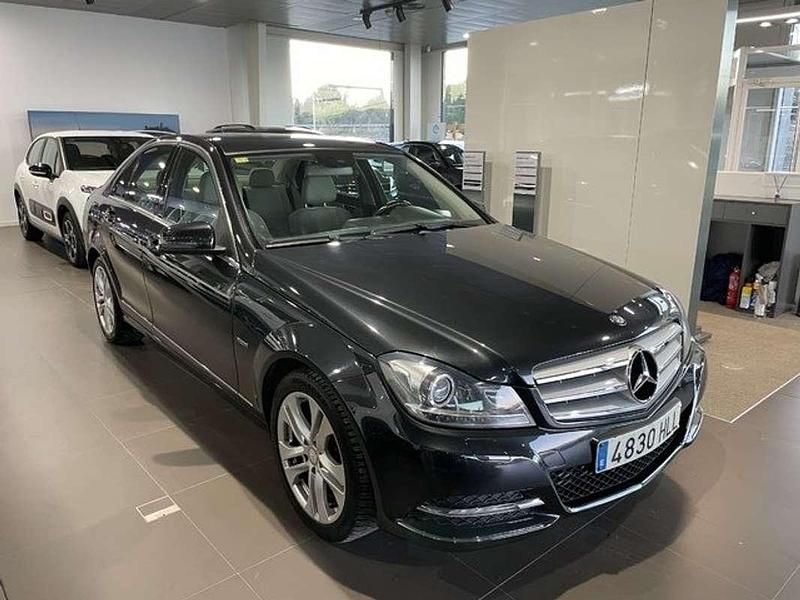 Usado Mercedes C220 Avantgarde 170 CV (125 kW) 2012 Negro Berlina