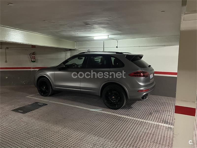Usado Porsche Cayenne 262 CV (192 kW) 2016 Gris / plata SUV