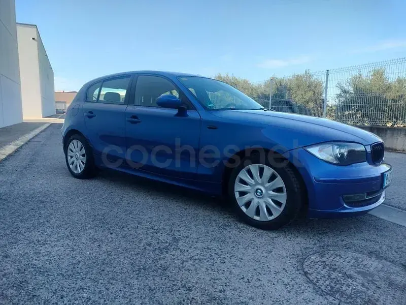 Usado BMW 116 122 CV (89 kW) 2007 Azul Utilitario
