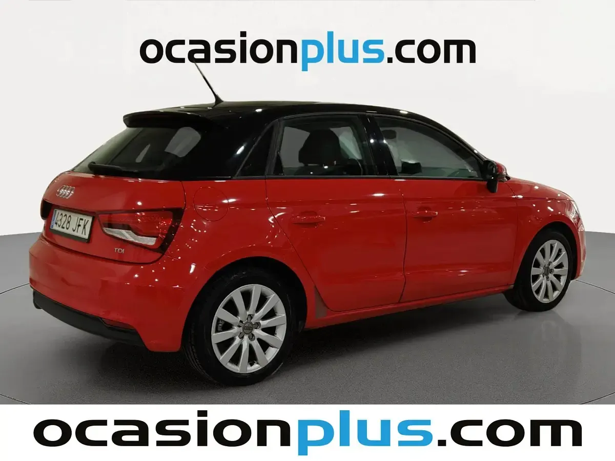 Usado Audi A1 Sportback Attraction 116 CV (85 kW) 2015 Rojo Utilitario