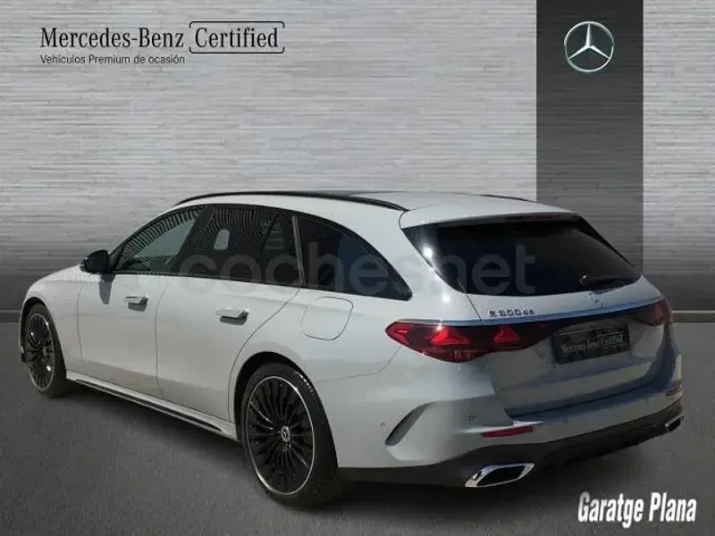 Usado Mercedes E300 313 CV (230 kW) 2026 Gris / plata Familiar