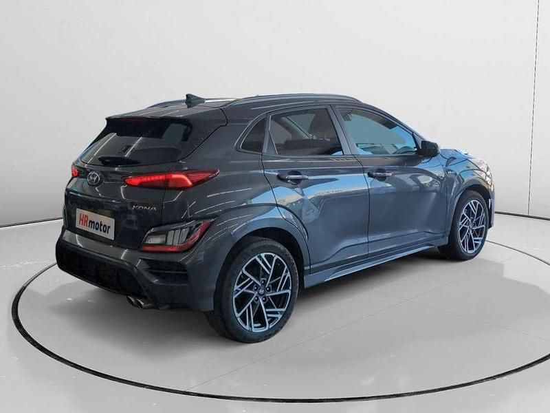 Usado Hyundai Kona 120 CV (88 kW) 2023 Gris SUV