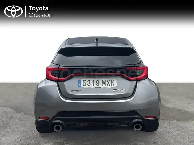 Usado Toyota Yaris 276 CV (202 kW) 2024 Gris / plata Utilitario