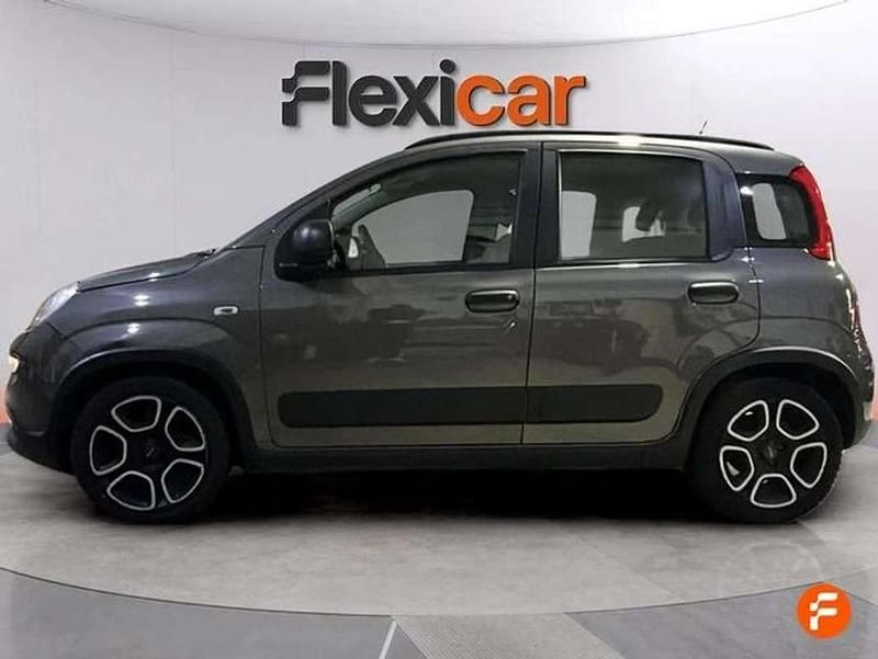 Usado Fiat Panda 71 CV (52 kW) 2022 Gris Utilitario