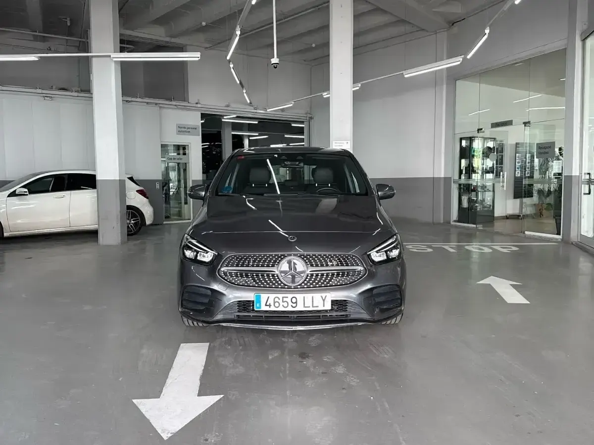 Usado Mercedes B250e 218 CV (160 kW) 2020 Gris Utilitario