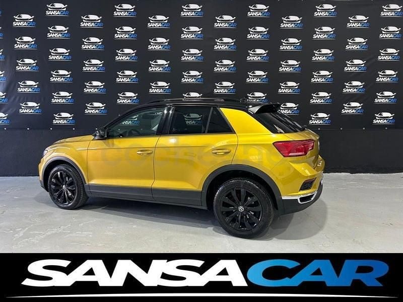Usado VW T-Roc Life 150 CV (110 kW) 2022 Amarillo SUV