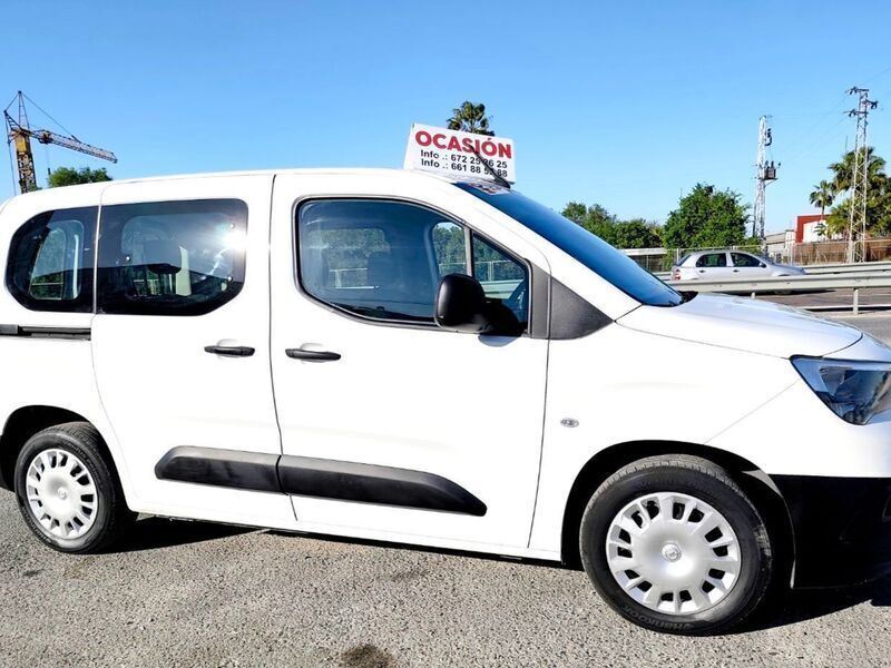 Usado Opel Combo Life Innovation 130 CV (95 kW) 2019 Blanco