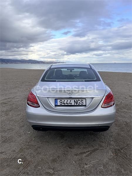 Usado Mercedes C180 120 CV (88 kW) 2014 Gris / plata Berlina