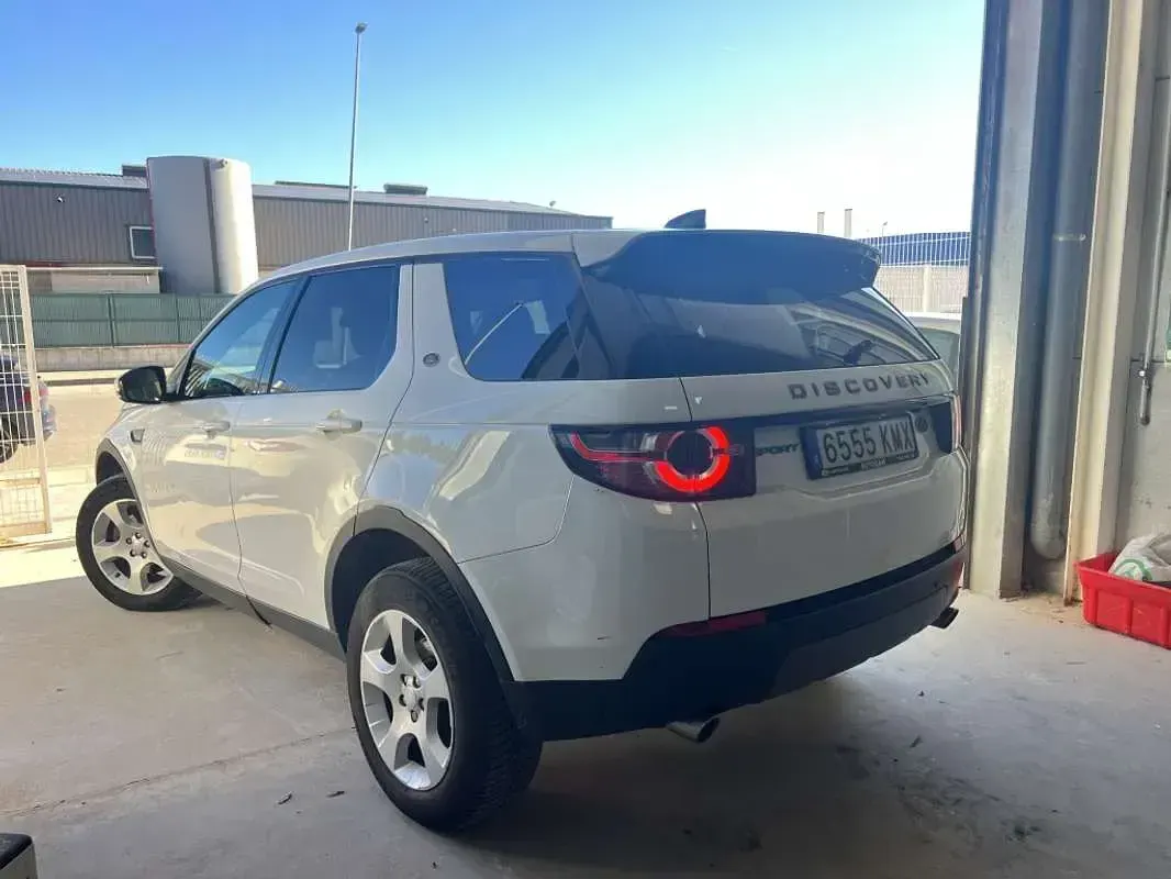 Usado Land Rover Discovery Sport HSE 150 CV (110 kW) 2018 Blanco SUV