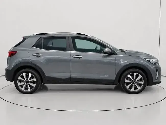Usado Kia Stonic 120 CV (88 kW) 2023 Verde SUV