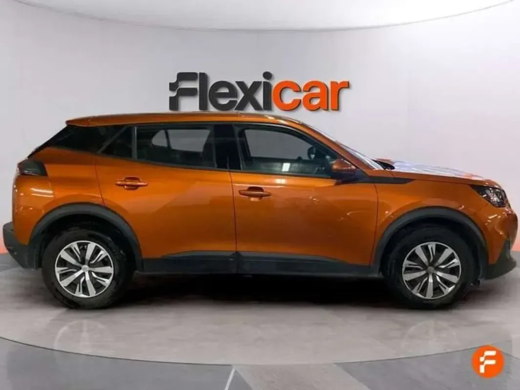 Usado Peugeot 2008 Active 101 CV (74 kW) 2020 Naranja SUV