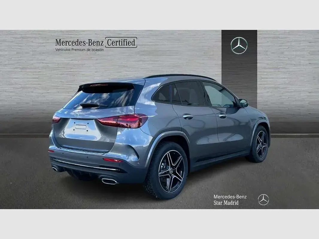 Usado Mercedes GLA200 150 CV (110 kW) 2025 Gris SUV