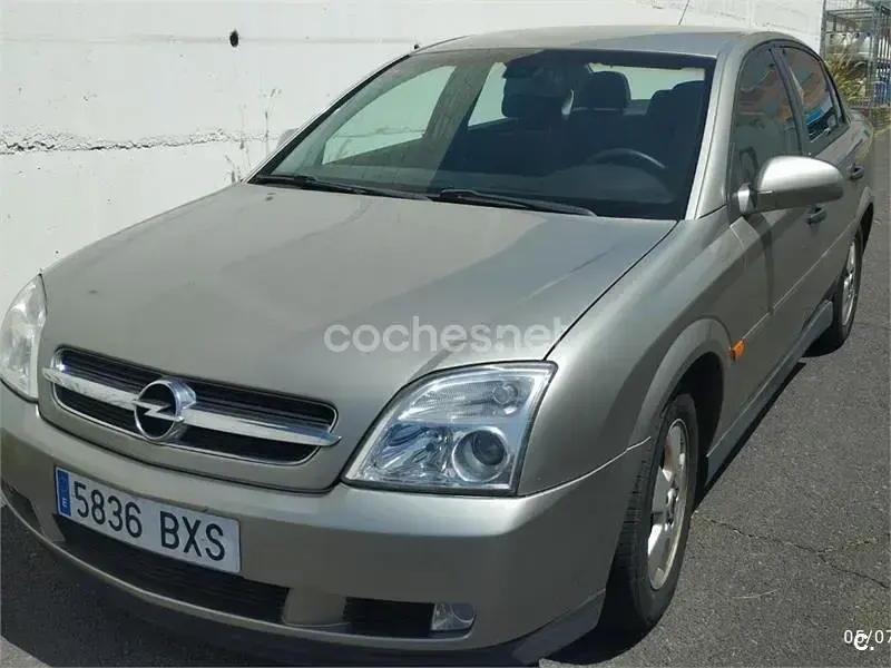 Usado Opel Vectra Comfort 147 CV (108 kW) 2002 Gris / plata Berlina
