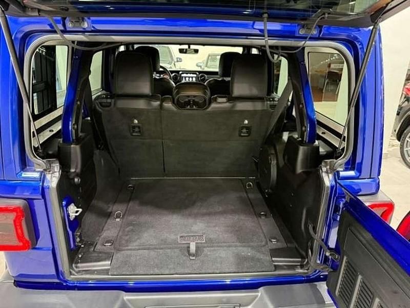 Usado Jeep Wrangler Sahara 270 CV (198 kW) 2020 Azul SUV