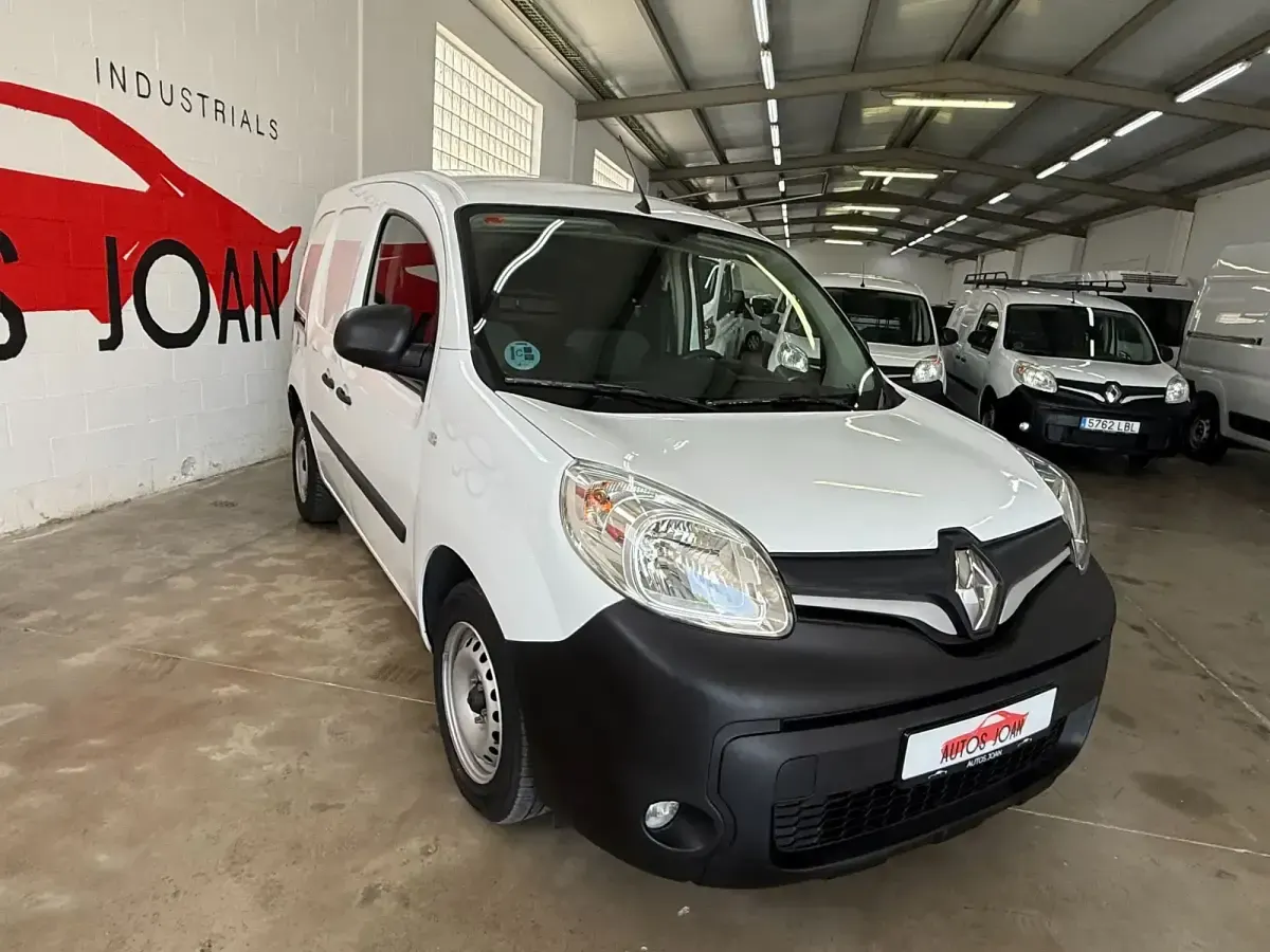Usado Renault Kangoo 95 CV (69 kW) 2021 Blanco Monovolumen