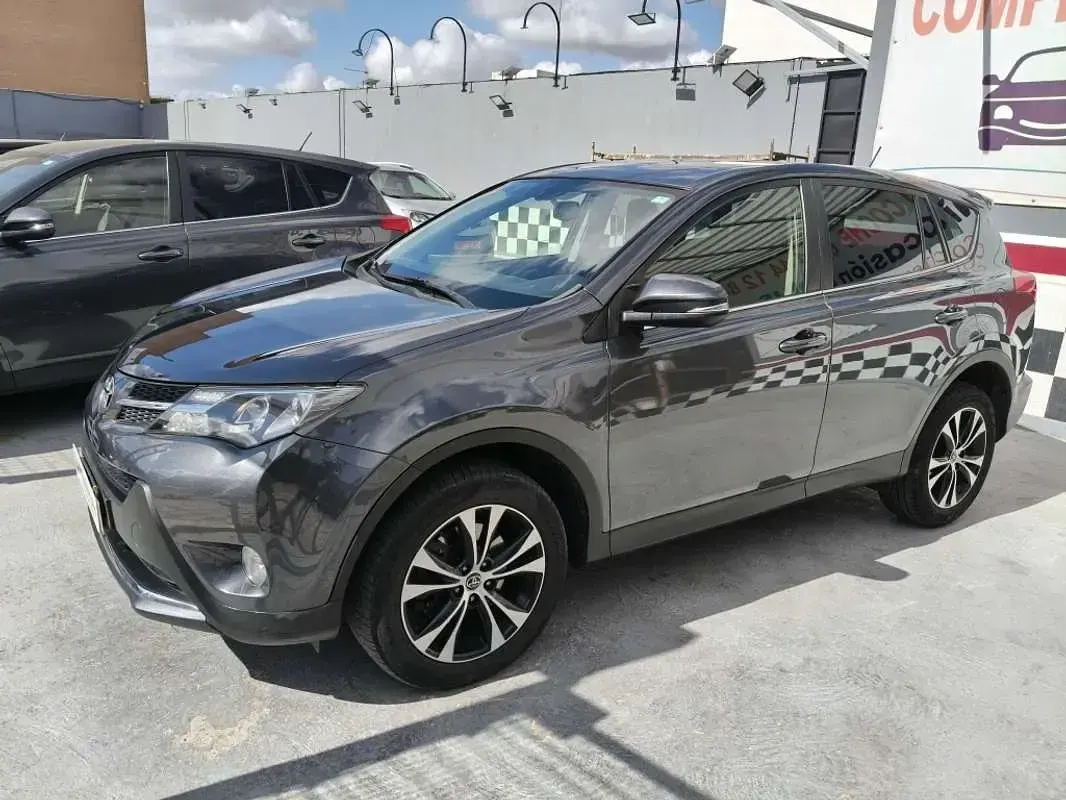 Usado Toyota RAV4 Advance 150 CV (110 kW) 2014 Gris SUV