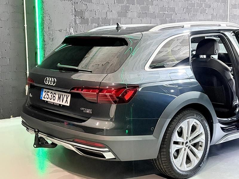 Usado Audi A4 204 CV (150 kW) 2023 Gris