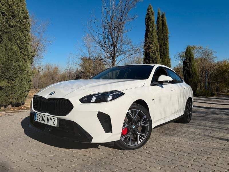 Blanco Usado 2025 BMW 220 Comfort Edition Coupe | 38.990 € (Super precio) - Imagen 1/4
