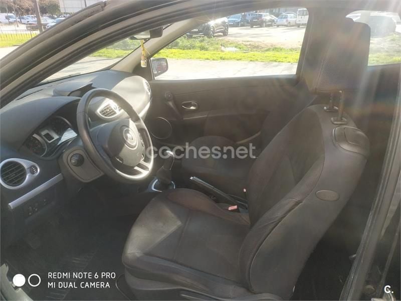 Usado Renault Clio II Dynamique 110 CV (80 kW) 2006 Negro Berlina